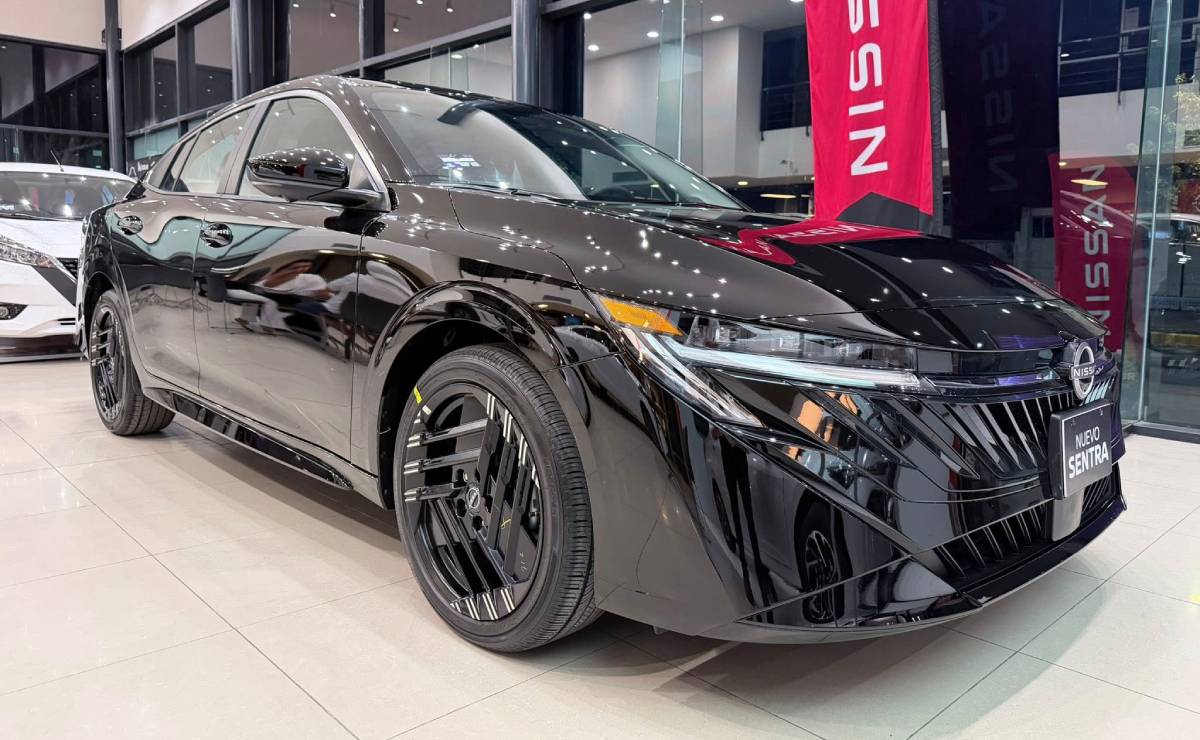 Nuevo Nissan Sentra SR frente