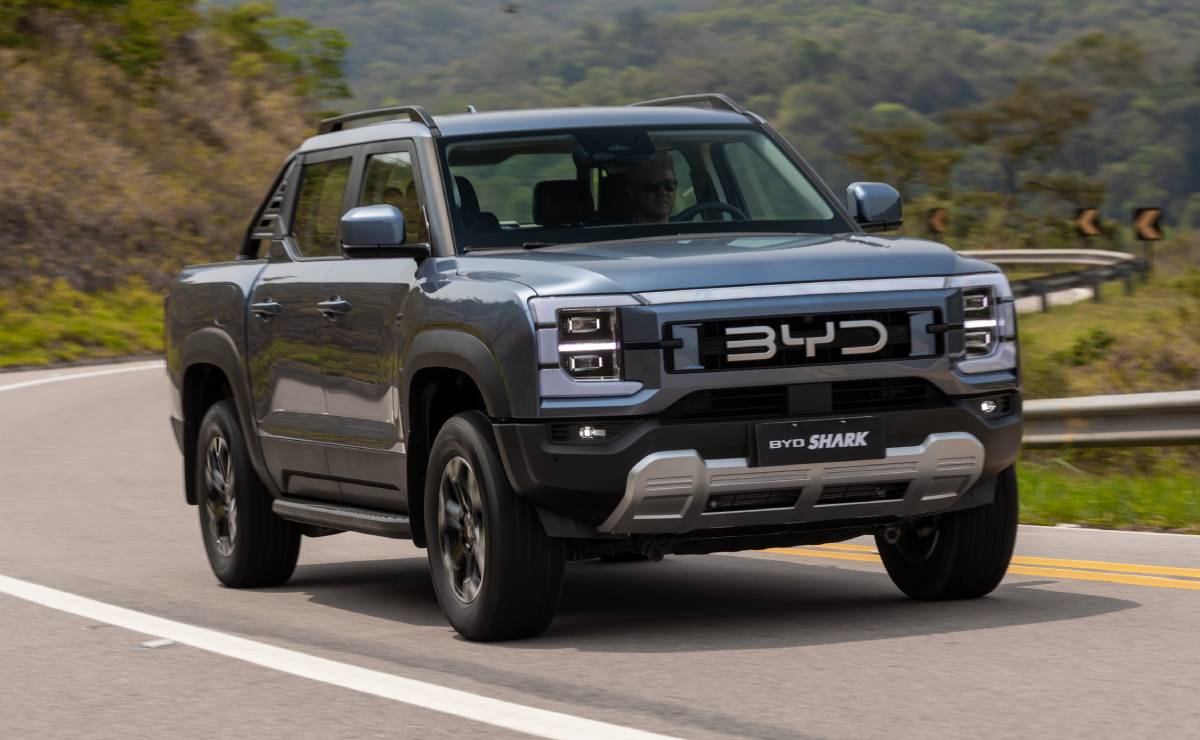 Pick up BYD Shark accion 3