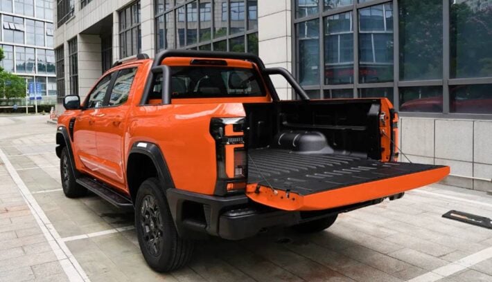 Pick up RELY R8 caja