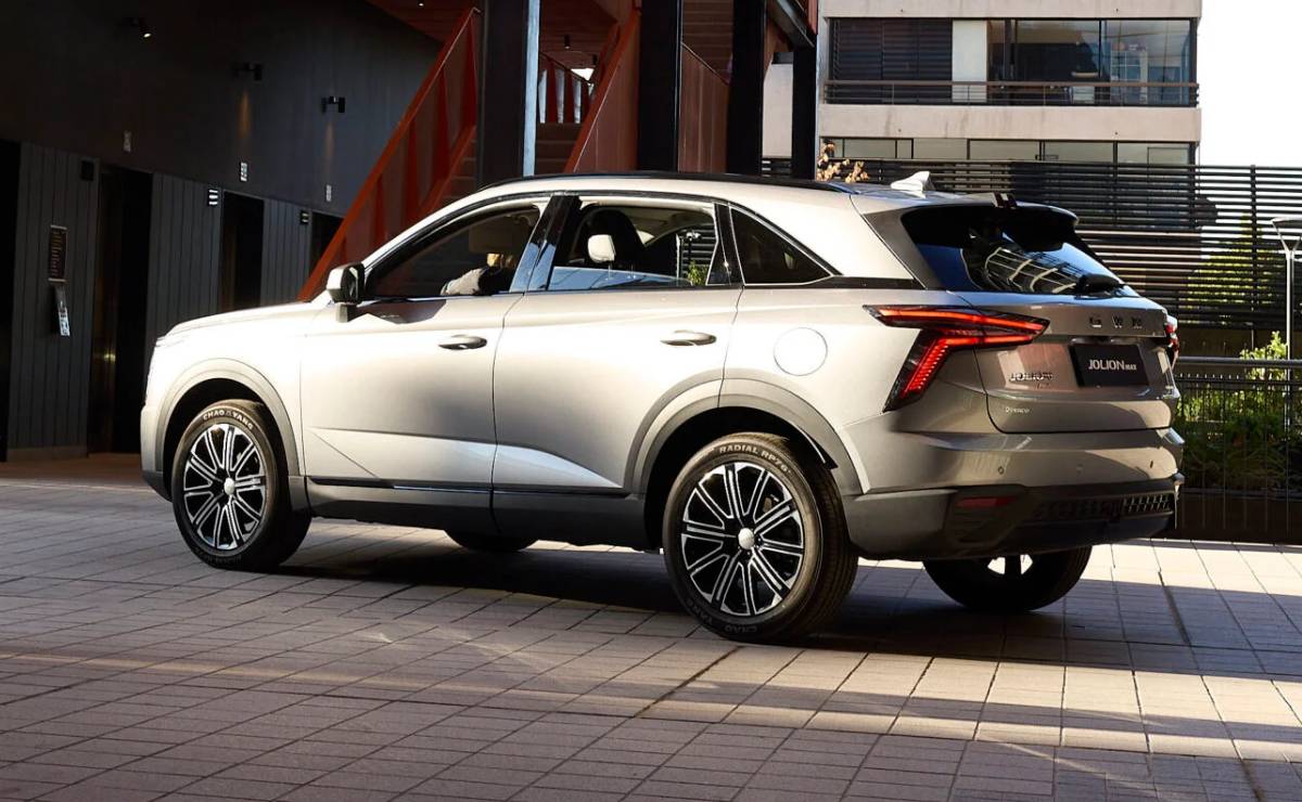 SUV Haval Jolion Max trasera