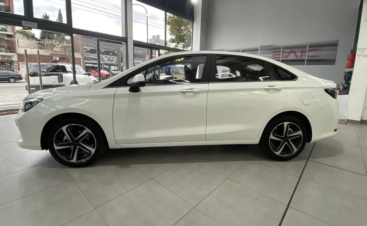 Sedan Baic EU5 Plus perfil