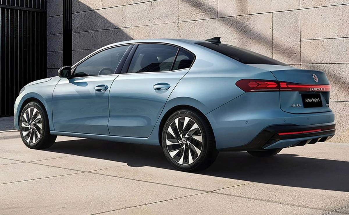 Sedan Volkswagen Sagitar S trasera