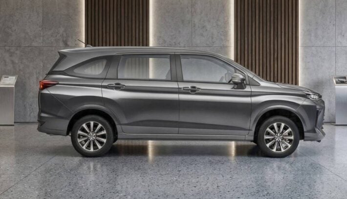 Toyota Avanza perfil 1