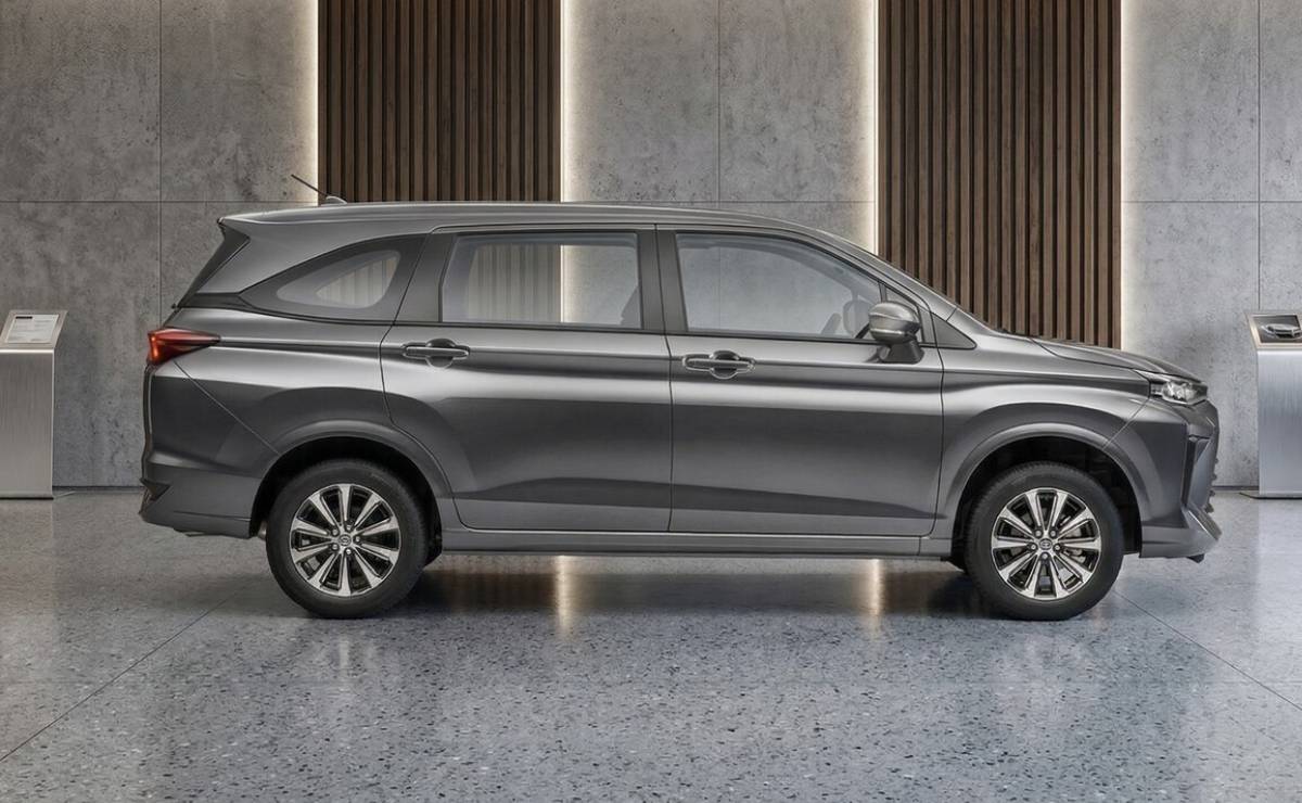 Es Toyota, tiene siete asientos y un precio accesible: cuánto cuesta y qué ofrece 1 Toyota Avanza perfil 1