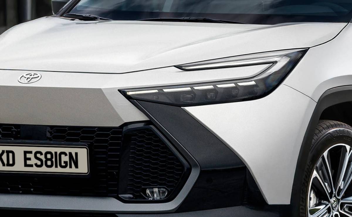 Toyota Corolla Cross 2028 teaser