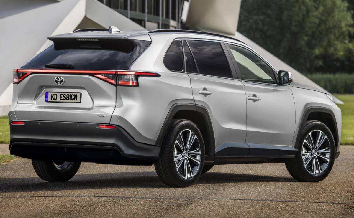 Toyota Corolla Cross 2028 trasera