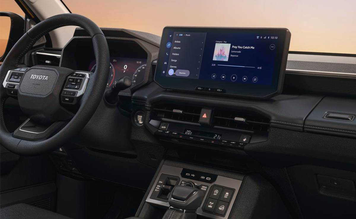 Toyota Hilux 2026 interior