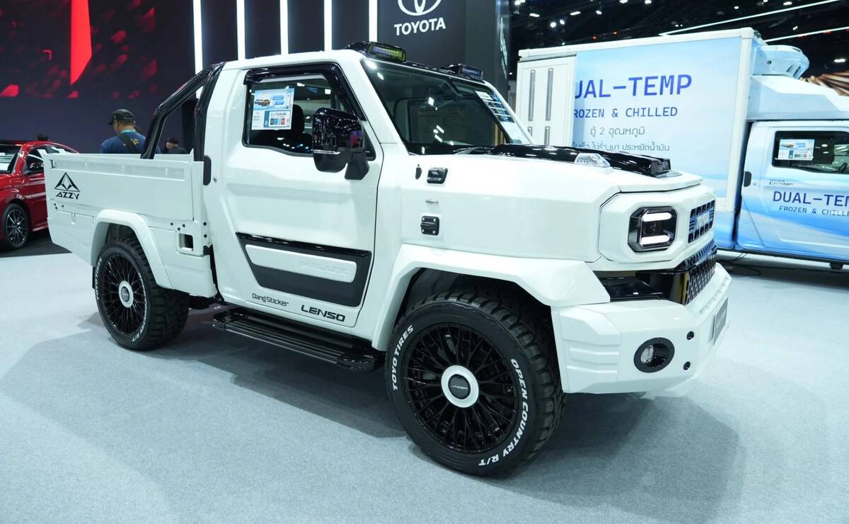 Toyota Hilux Champ Mercedes Clase G frente
