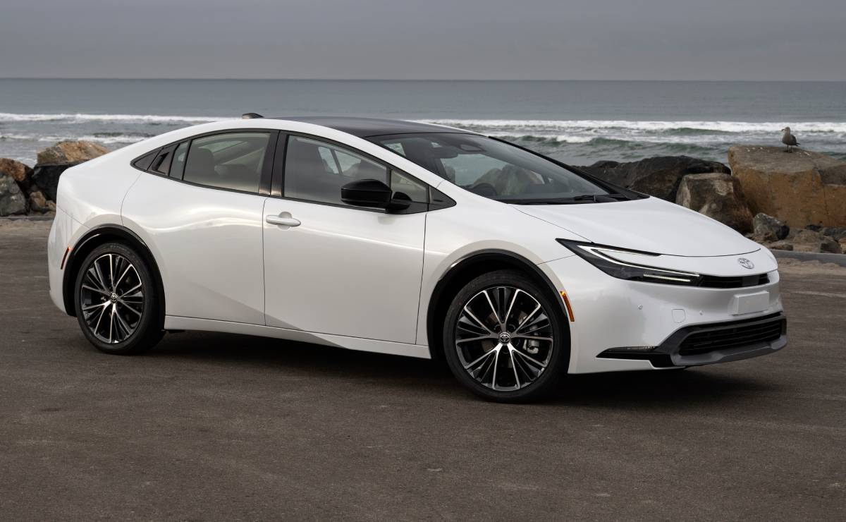 Toyota Prius 2026 frente