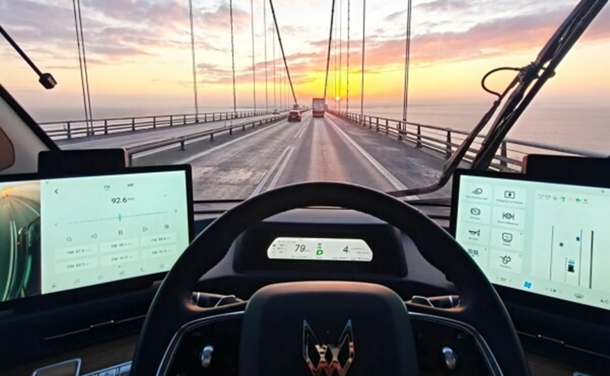 Windrose Global E700 interior 2