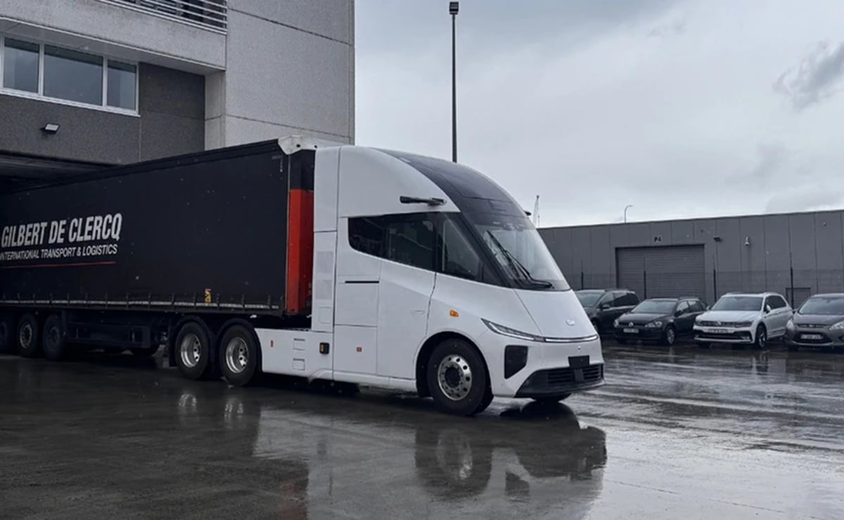 Una marca entregó su primer camión en Estados Unidos: ¿cómo rinde y qué precio tiene? 3 Windrose camion electrico para USA