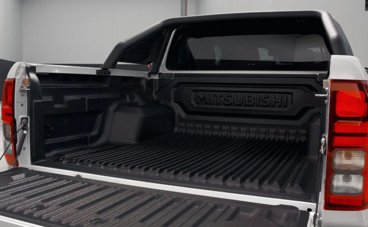 Llega la nueva versión de una pick up japonesa que compite contra Hilux y Ranger 7 mitsubishi triton raider 7