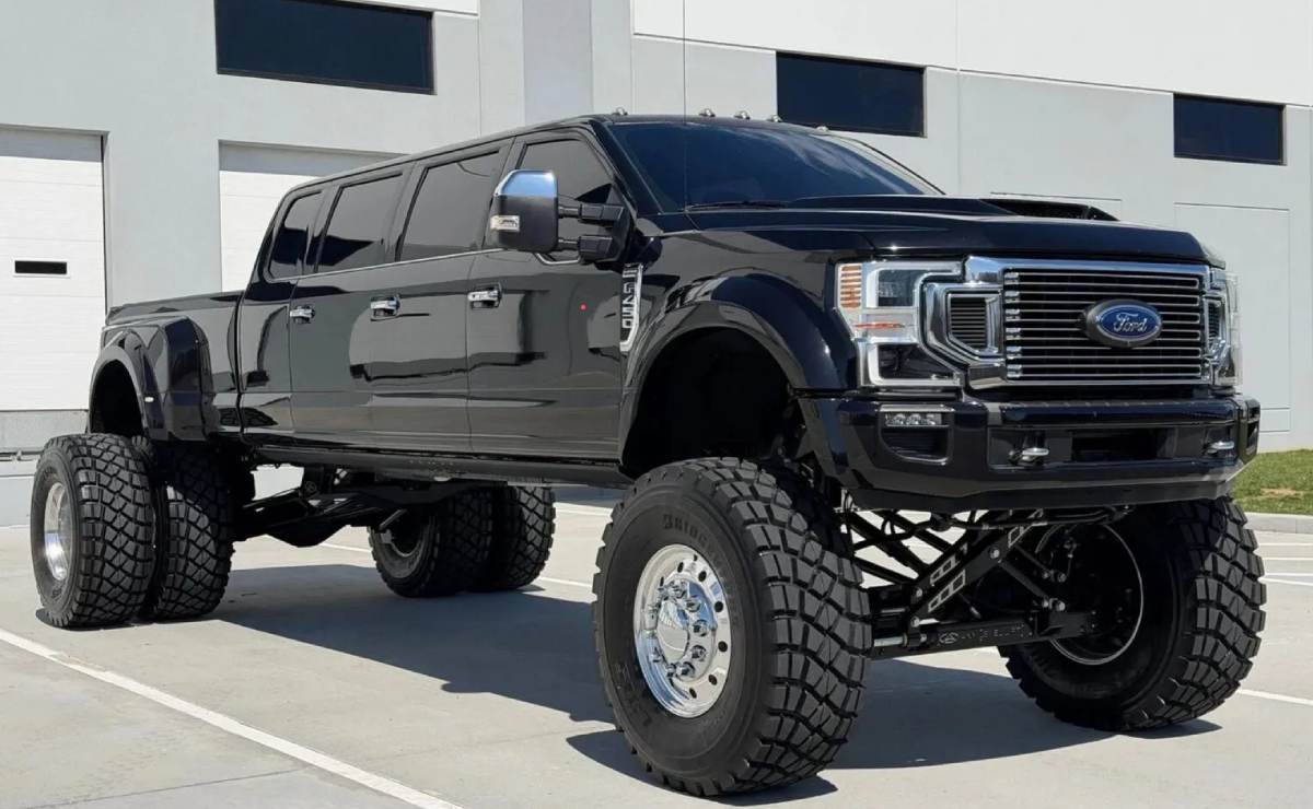 Motor V8, seis ruedas y capacidad para 11 pasajeros: así es la pick up más bestial del momento 6 pick up Ford F450 Platinum