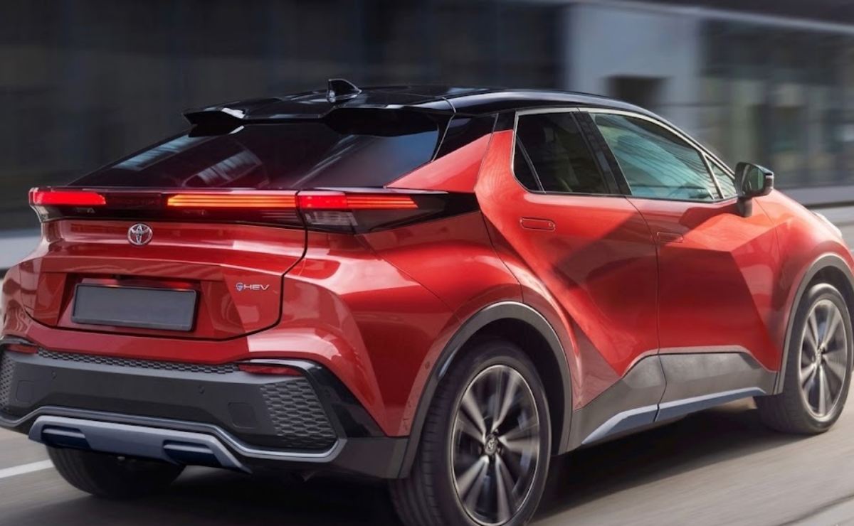 toyota c hr hybrid 2