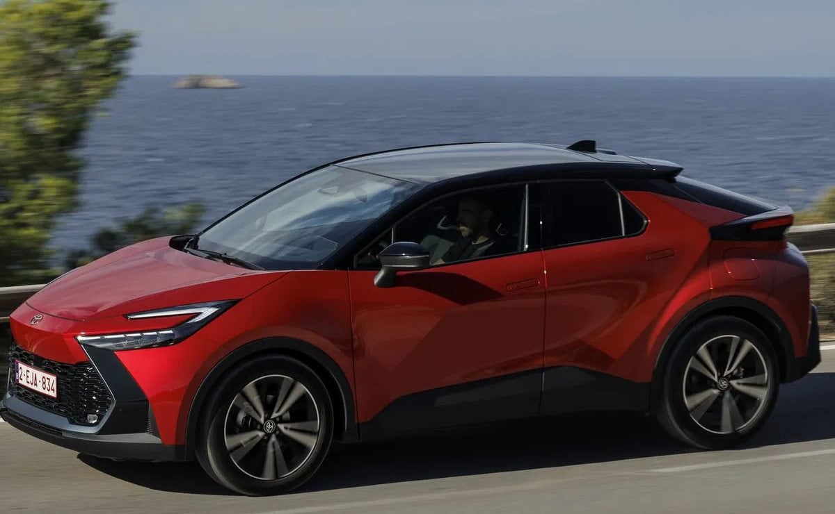 toyota c hr hybrid 6