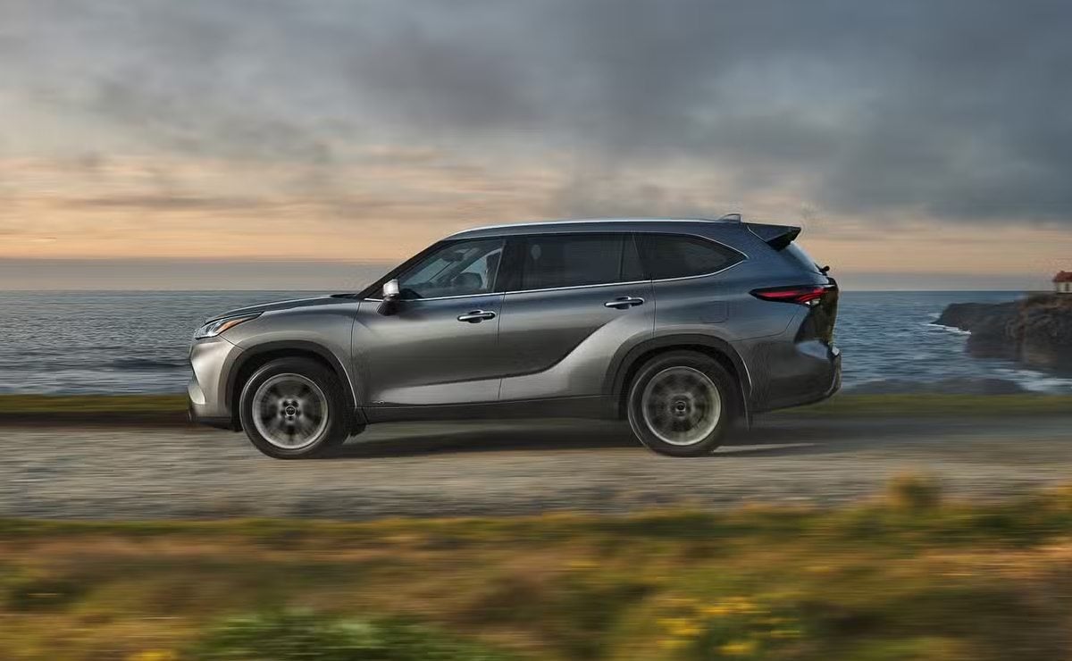 Giro histórico de Toyota: la Tundra llega a Japón importada desde Estados Unidos 5 Toyota Highlander