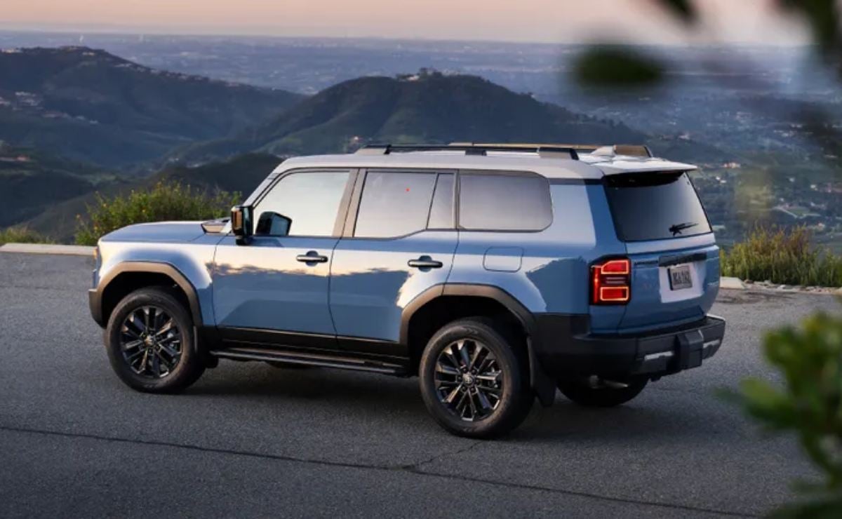 Toyota actualizó su icónico SUV todoterreno: cuánto cuesta, qué cambió y cómo queda frente a sus rivales 9 toyota land cruiser 3