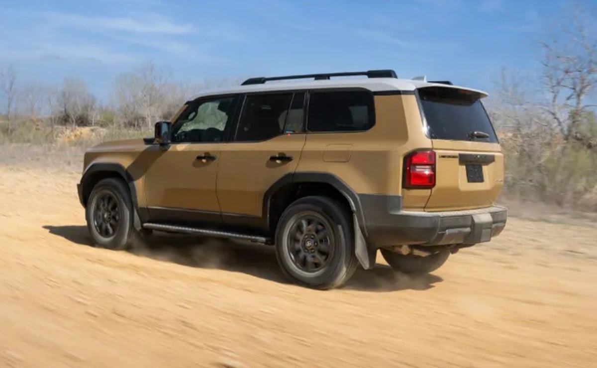 Toyota actualizó su icónico SUV todoterreno: cuánto cuesta, qué cambió y cómo queda frente a sus rivales 4 toyota land cruiser 5