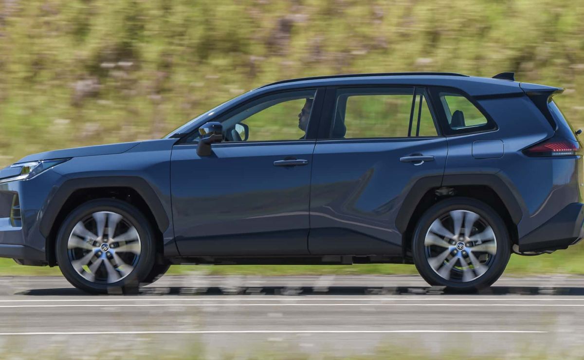 Toyota actualizó el SUV que está por encima de Corolla Cross: cuánto cuesta y cuándo llega 3 toyota rav4