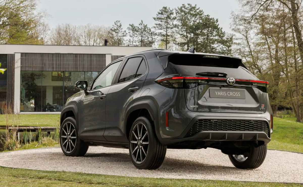 toyota yaris cross gr sport2026 1