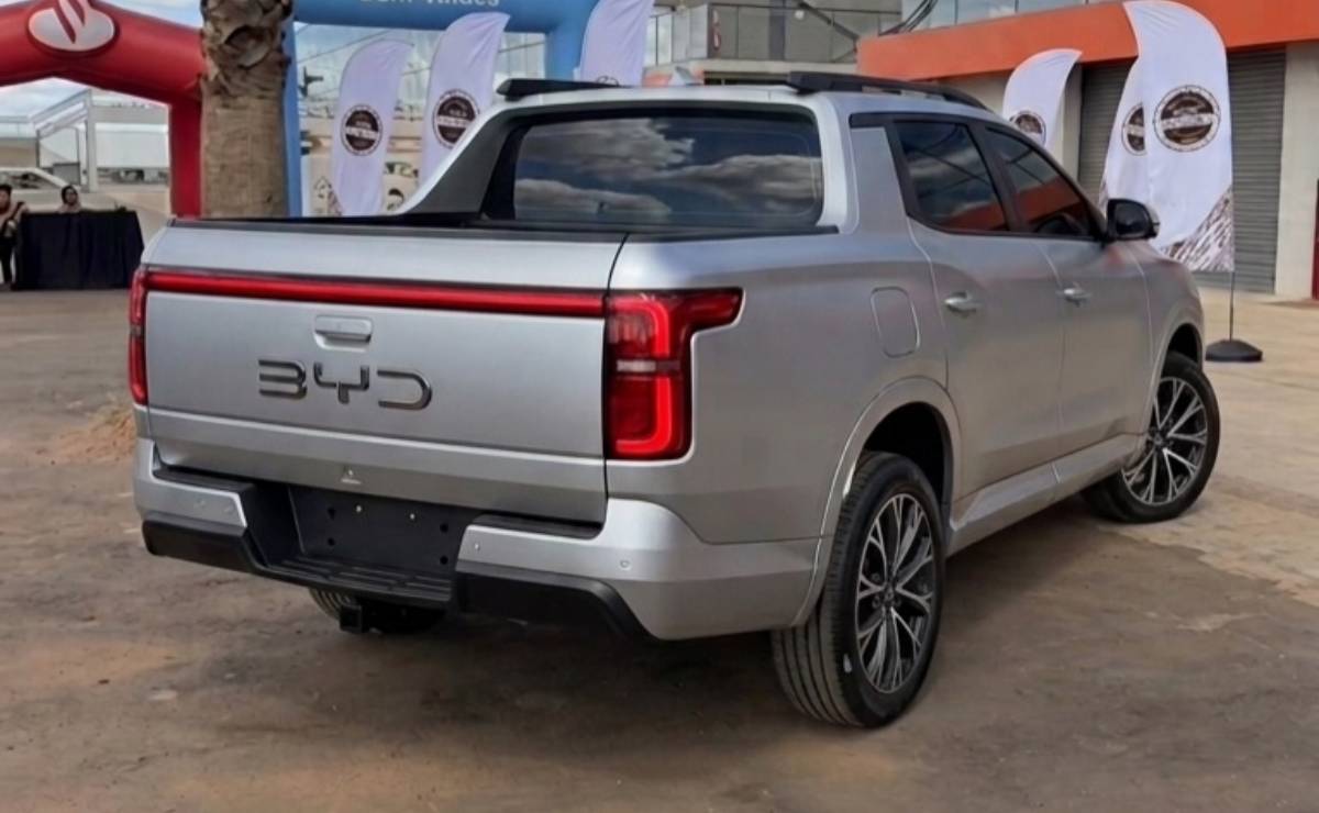 BYD Mako trasera