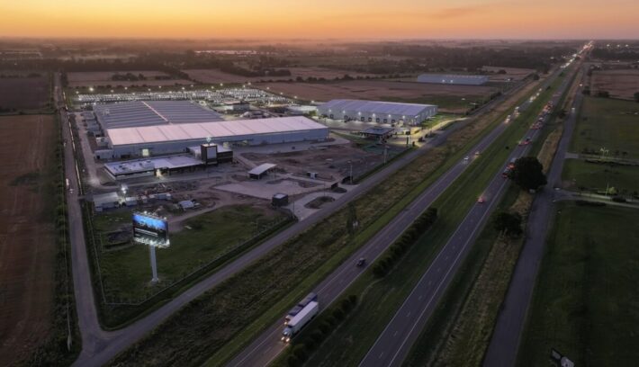 Nuevo Centro Industrial Zárate de Mercedes-Benz Camiones y Buses