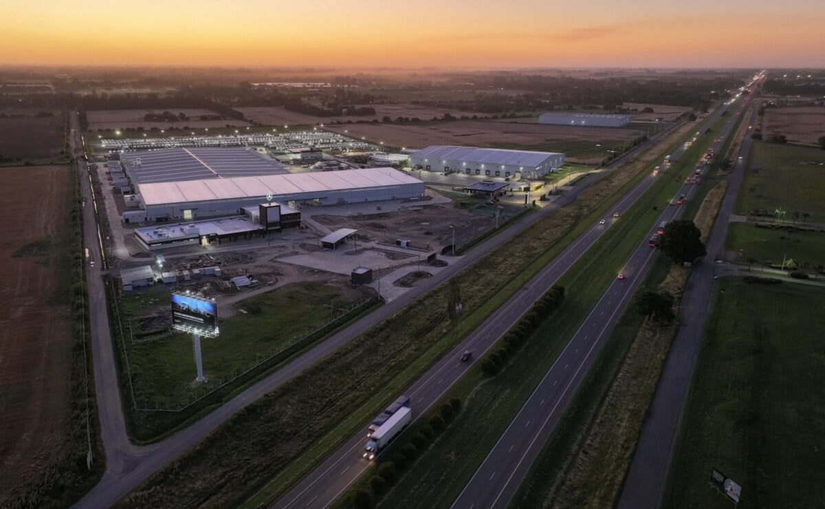 Nuevo Centro Industrial Zárate de Mercedes-Benz Camiones y Buses