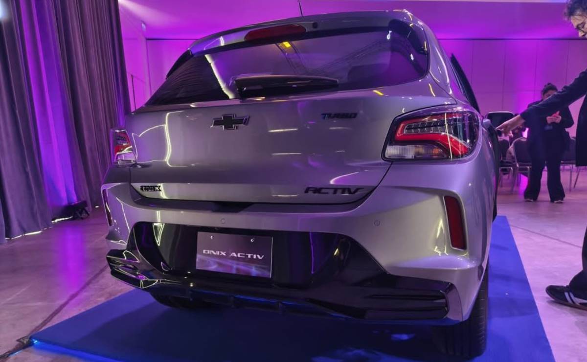 Chevrolet Onix Actic 2027 cola