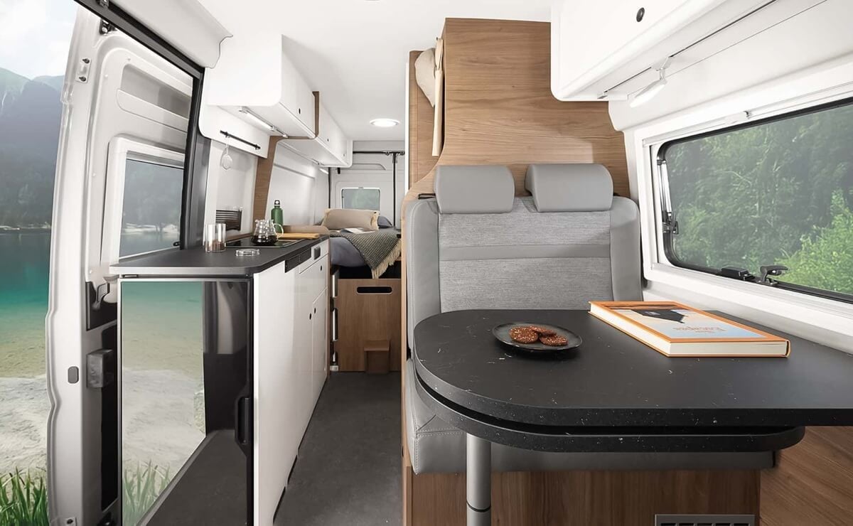 Corigon Campervan CV por dentro