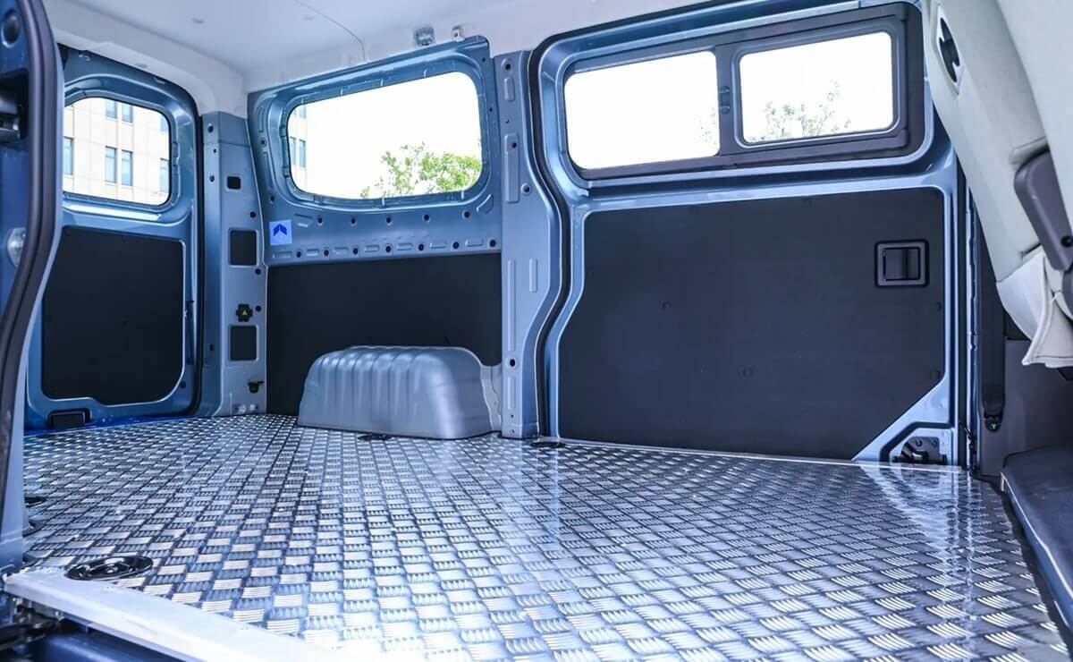 Farizon V7E interior y espacio de carga