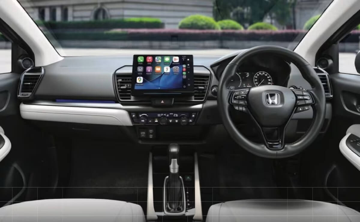 Más compacto que Civic: Honda lanza un renovado sedán para superar a Toyota Yaris 4 Honda City 2027 interior 1