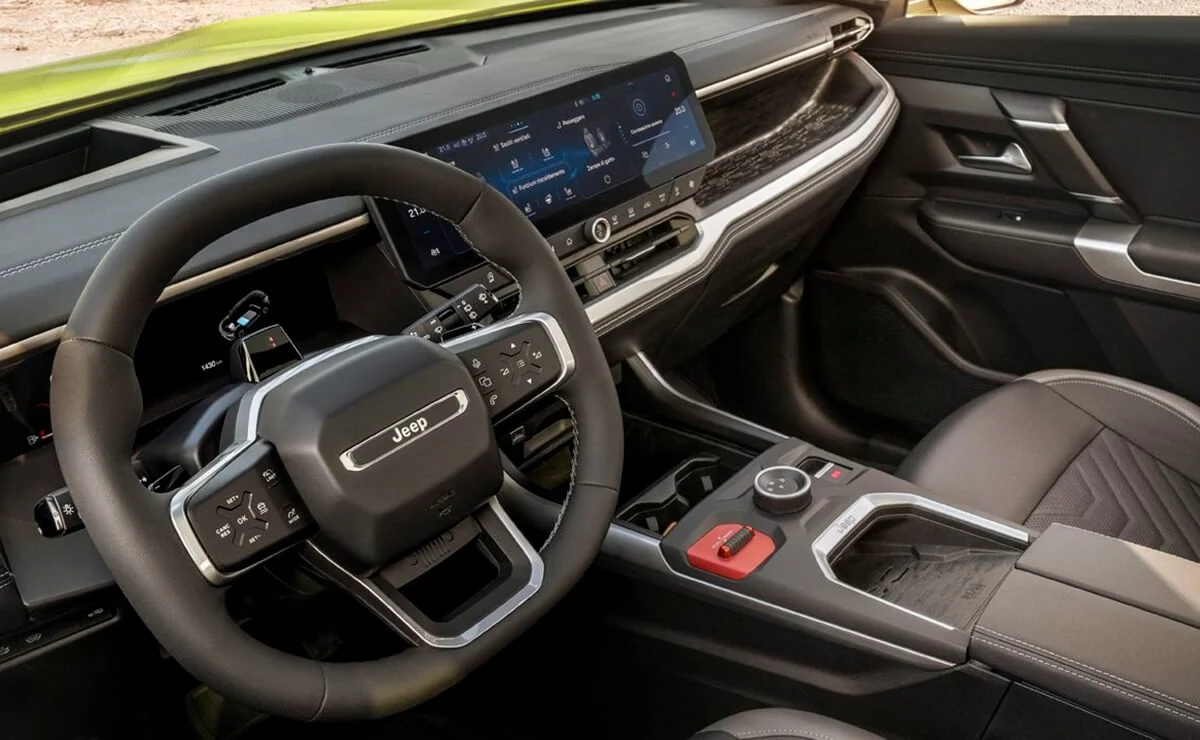 Interior de un Jeep Compass