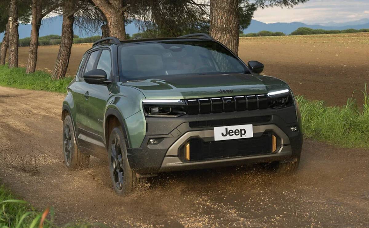 Jeep Avenger 4xe–85th anniversary accion