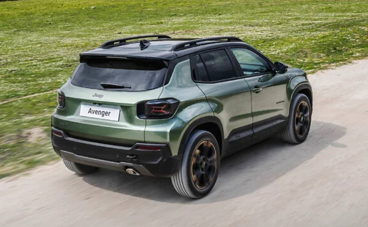 Jeep Avenger 4xe–85th anniversary trasera