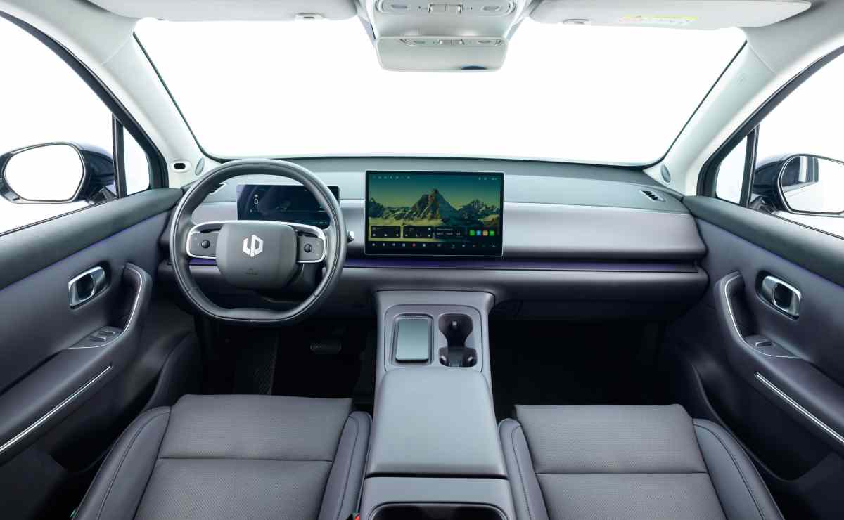 Leapmotor C10