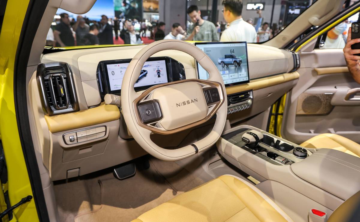 Nissan Frontier Pro interior