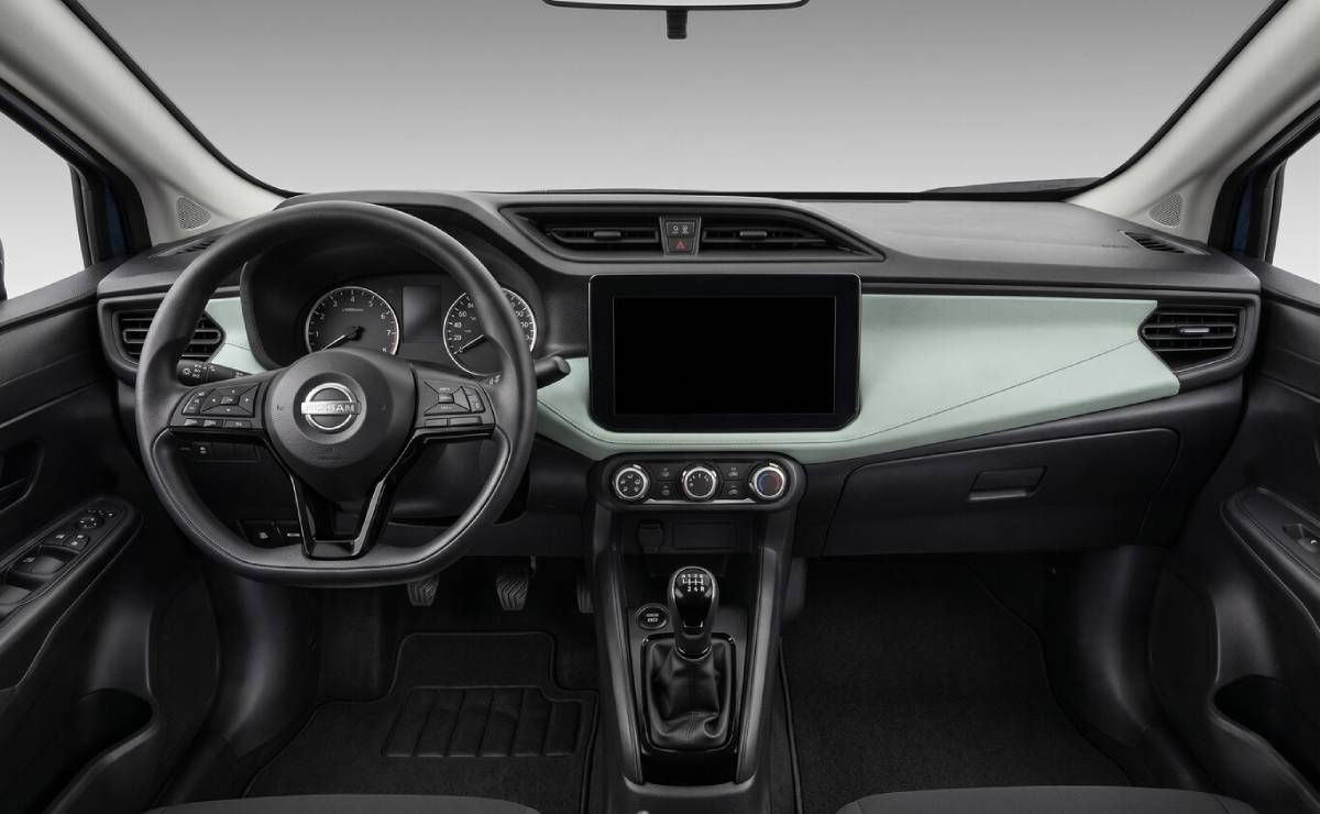 Nissan Versa Sense Base TM interior