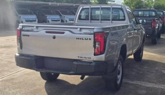 Nueva Toyota Hilux cabina simple cola