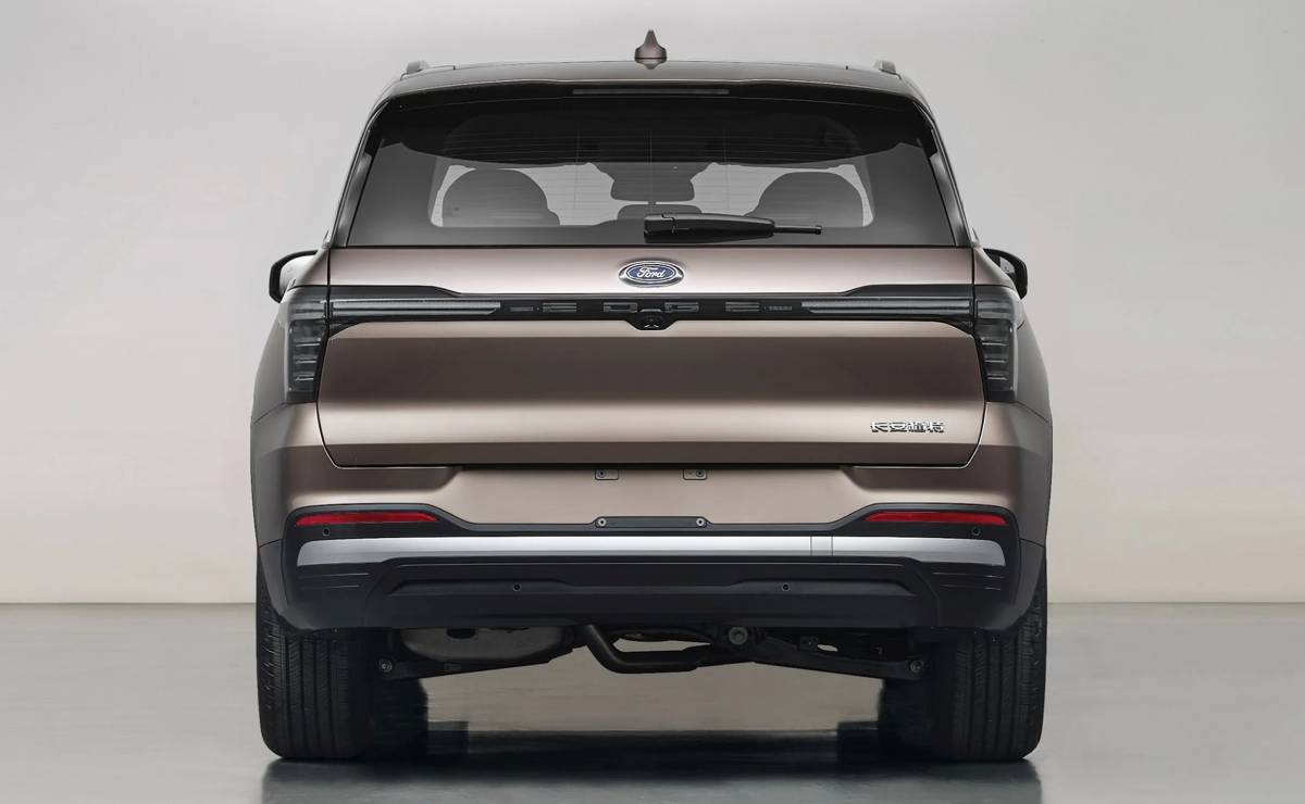 Nuevo Ford Edge L cola