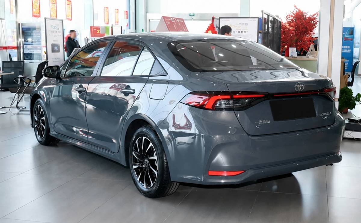 Nuevo Toyota Corolla trasera 2