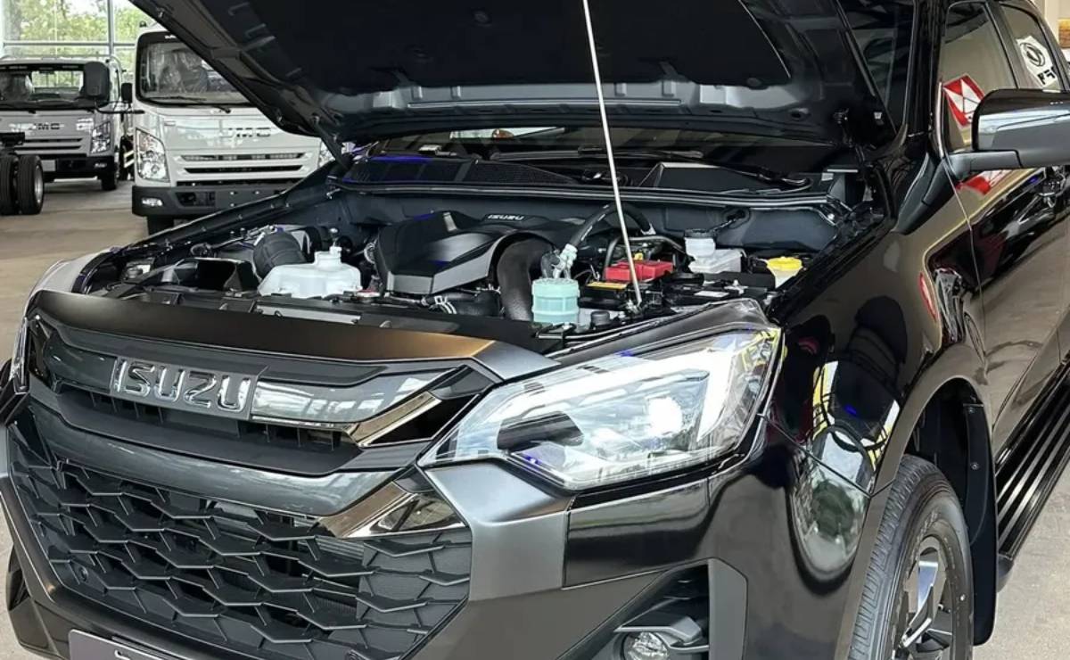 Pick up Isuzu D Max motor