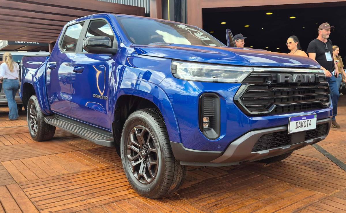 Pick up Ram Dakota Night Edition frente