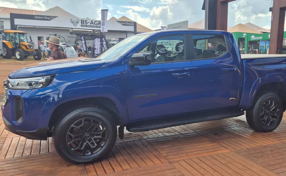 Pick up Ram Dakota Night Edition perfil