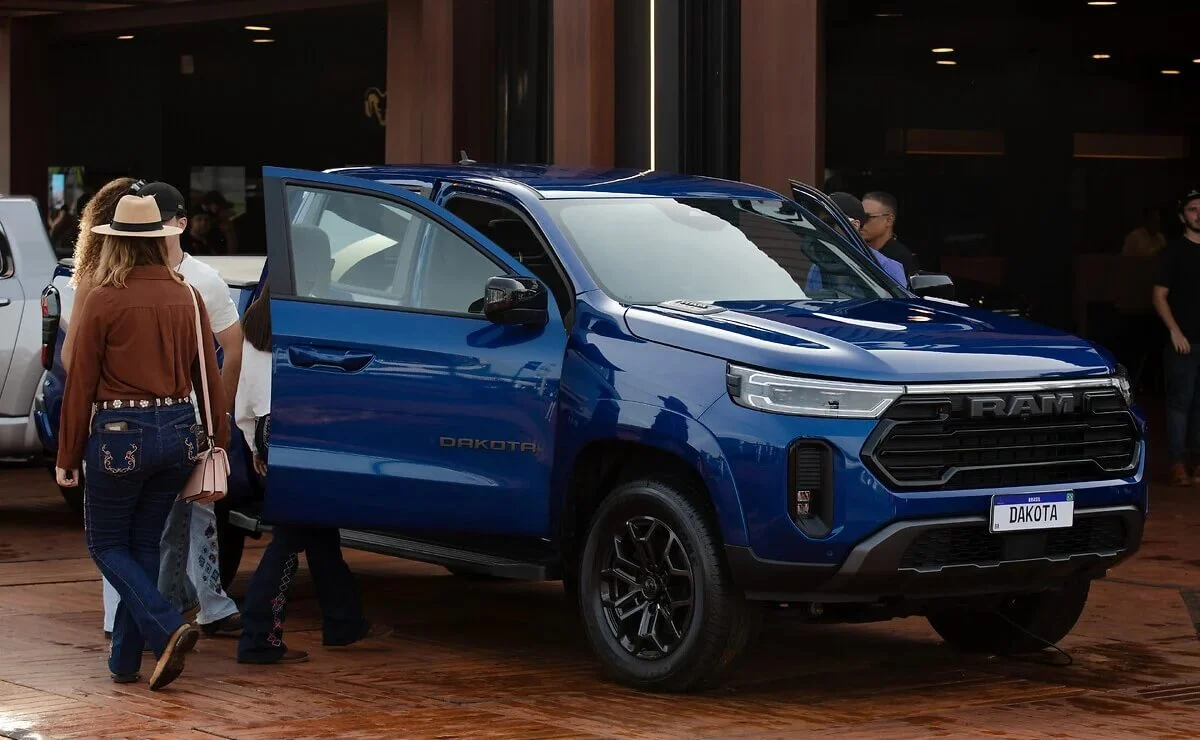 RAM Dakota
