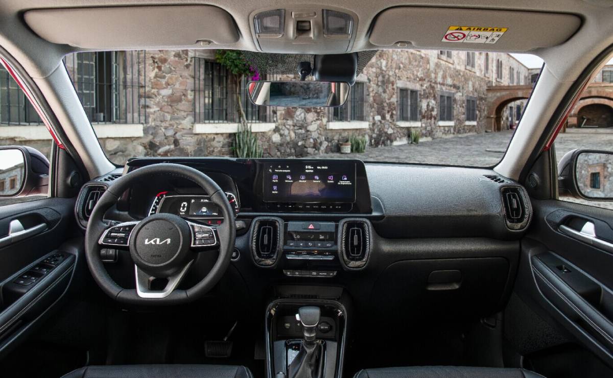 SUV Kia Sonet 2027 interior
