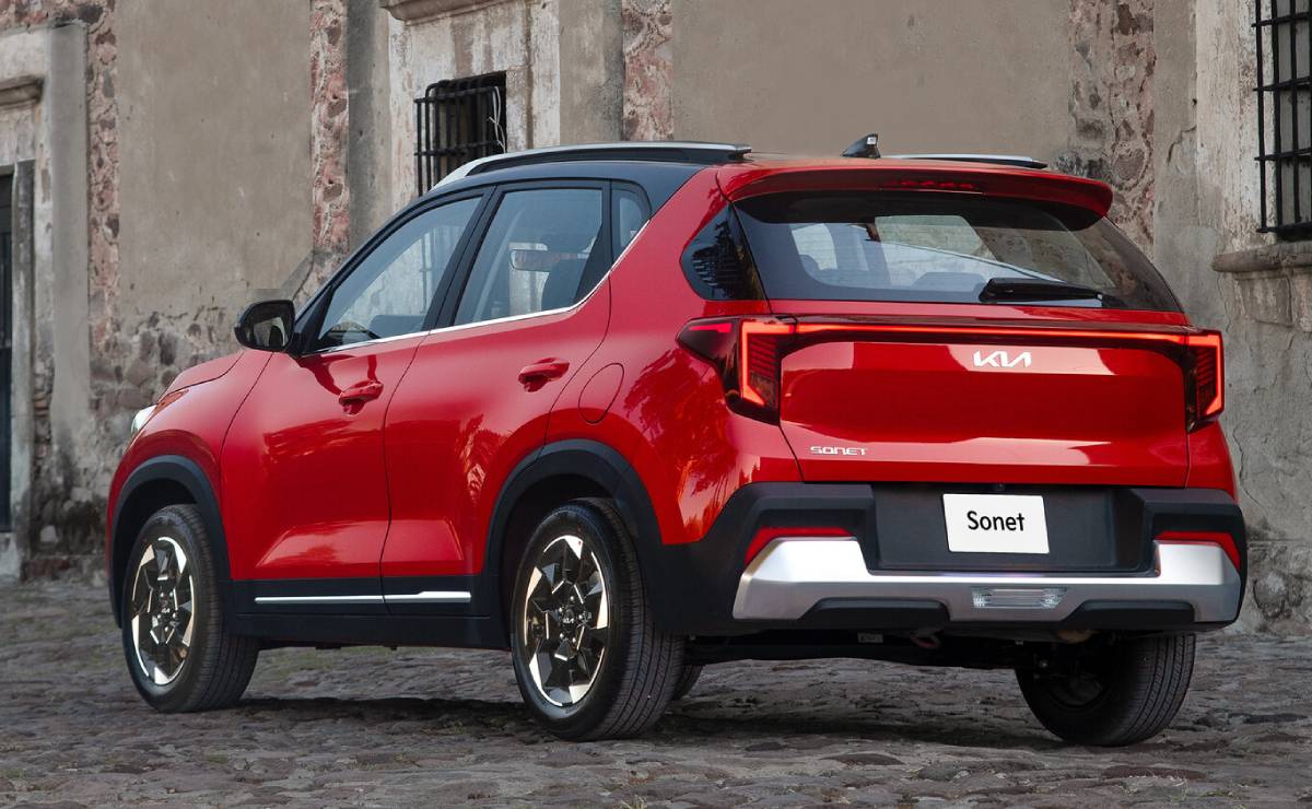SUV Kia Sonet 2027 trasera