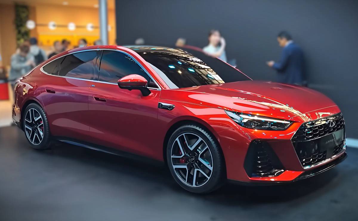 Sedan Chery Arrizo S frente