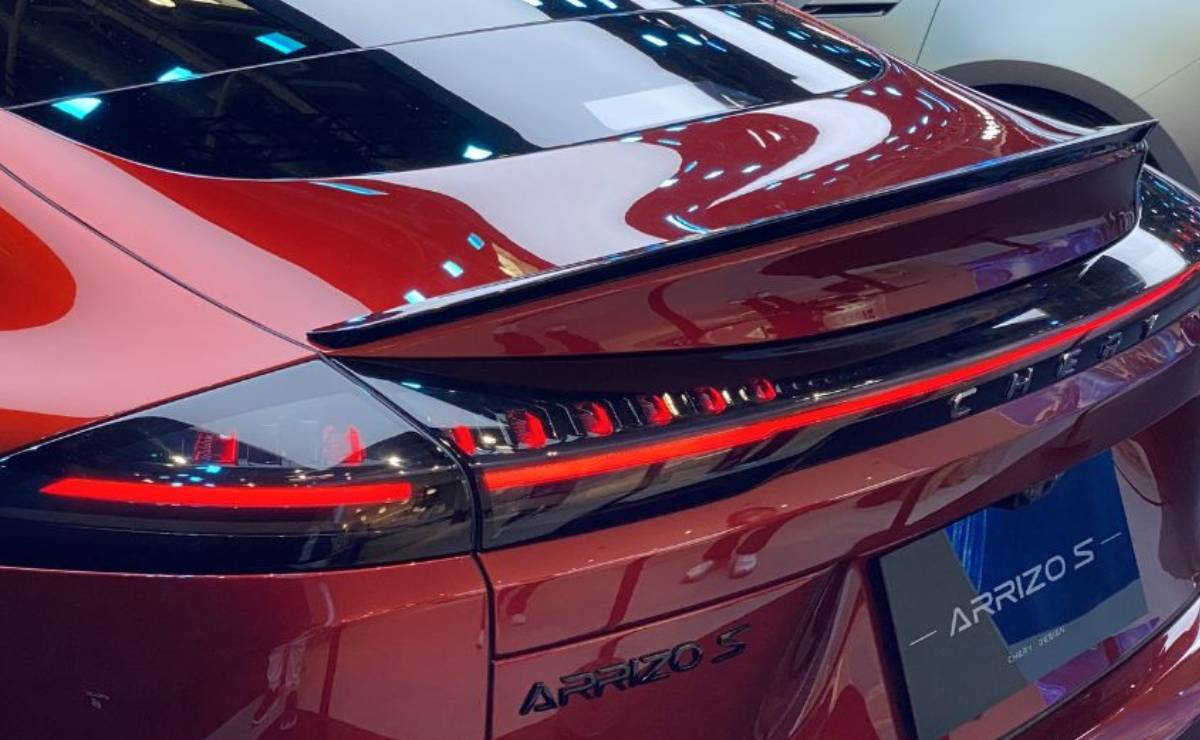 Sedan Chery Arrizo S teaser