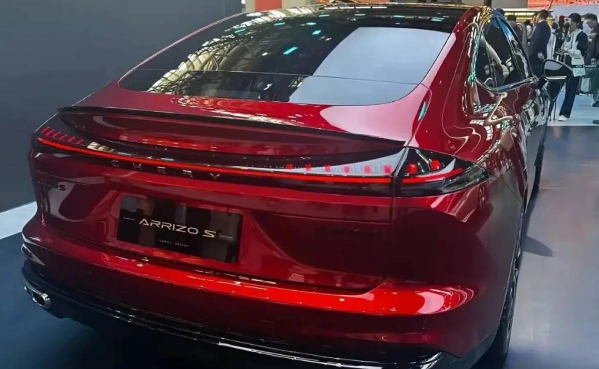 Sedan Chery Arrizo S trasera