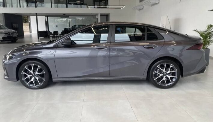 Sedan GAC Empow perfil 1